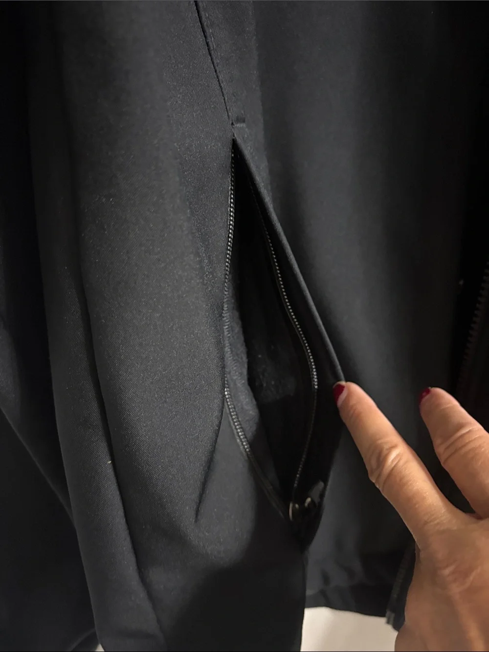Columbia Men's Black Zip-Front Softshell Jacket